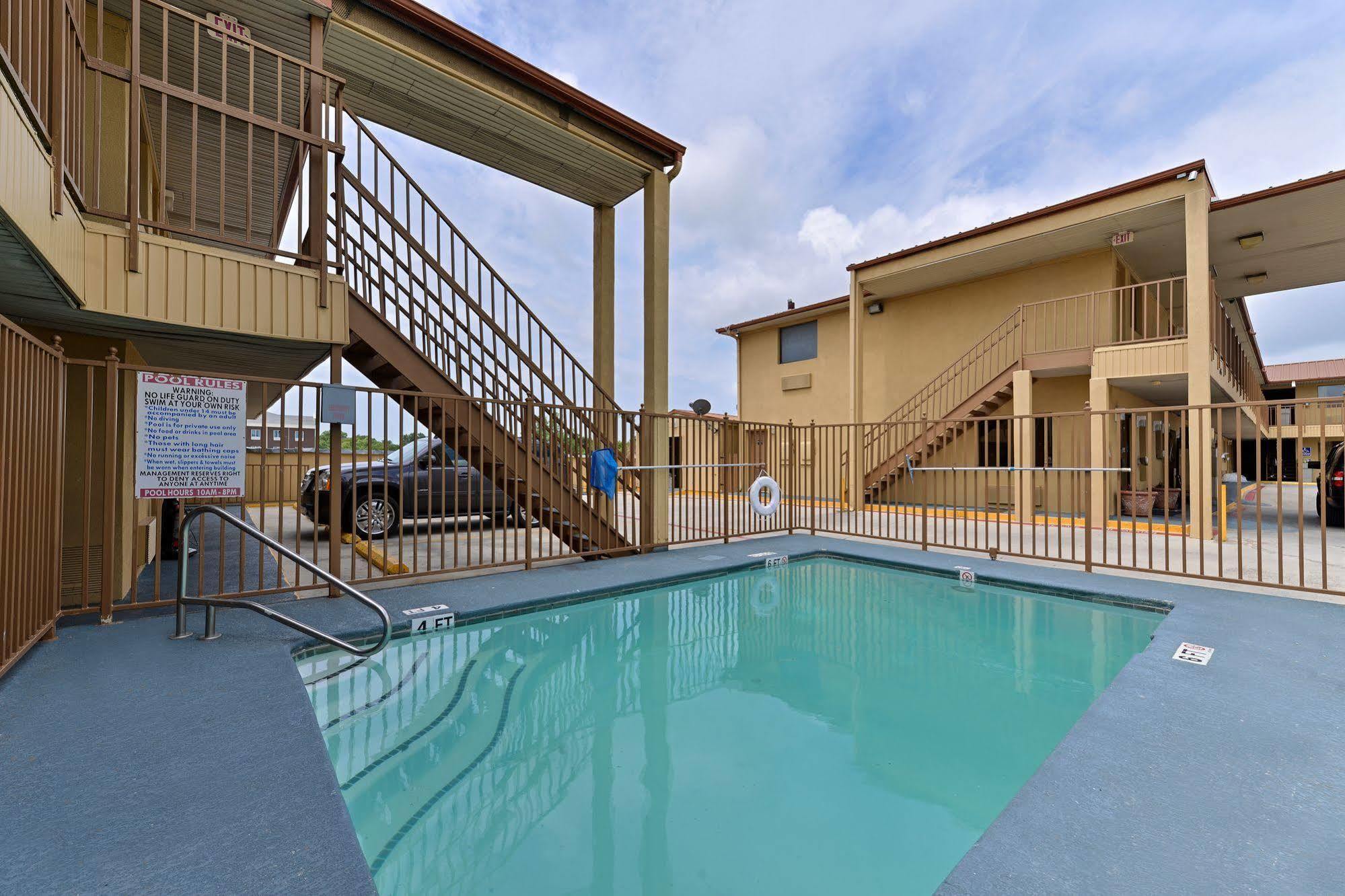 Econo Lodge Killeen Esterno foto
